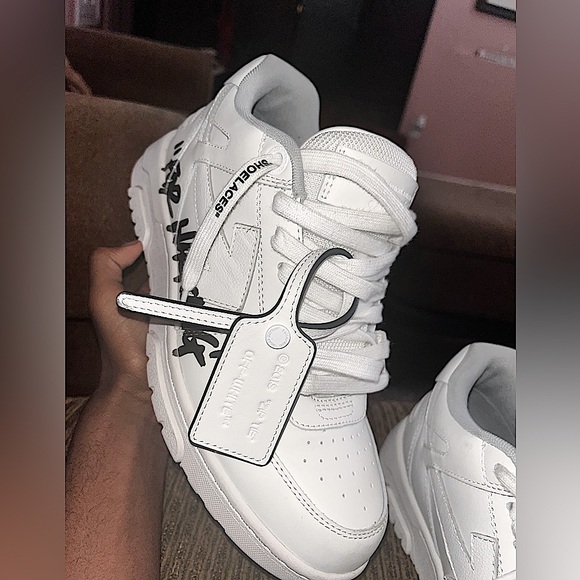 Size 8 off white out off office worn twice !